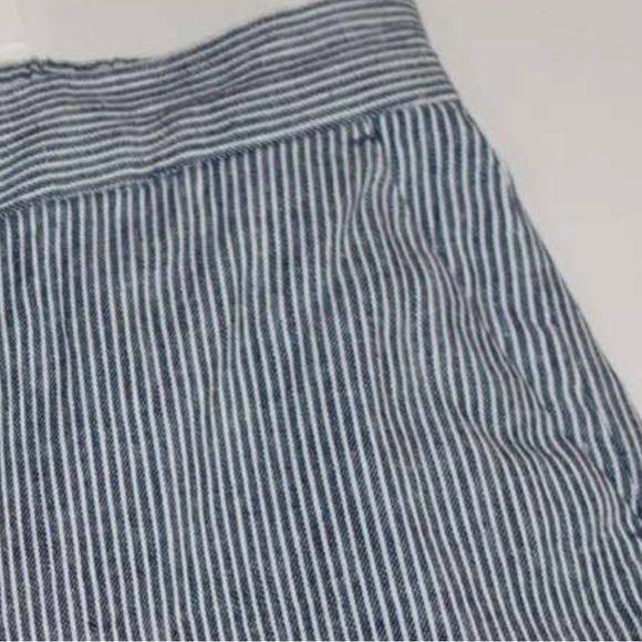Banana Republic, HAYDEN Pinstriped Blue & White Summer Ankle Pant . - Picture 4 of 10